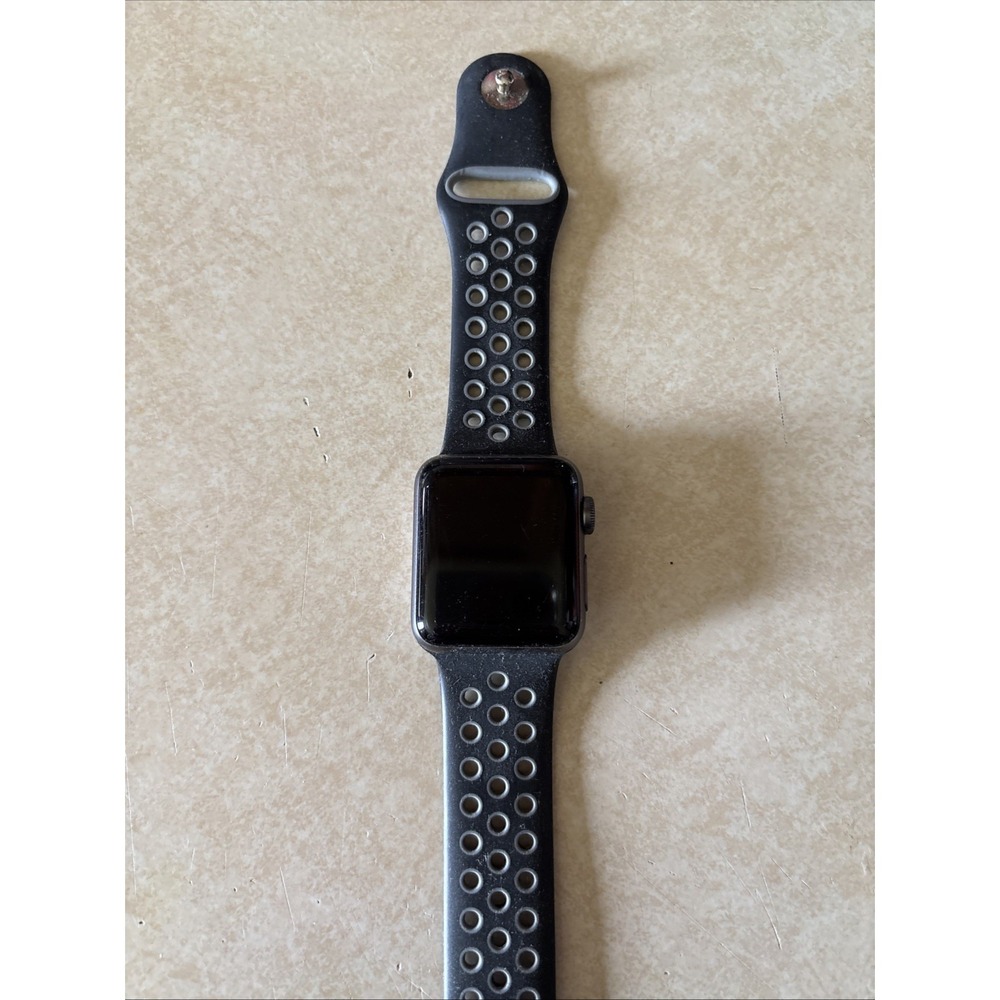 Apple Watch Series 3 38mm Gray Aluminum USED